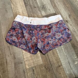 Lululemon Speed Shorts in Checker
Blooms Multi Minty Pink Womens
Size 8